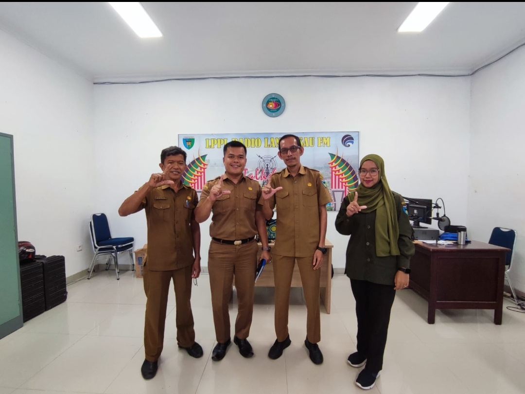 Penyiaran radio tentang proses kenaikkan pangkat